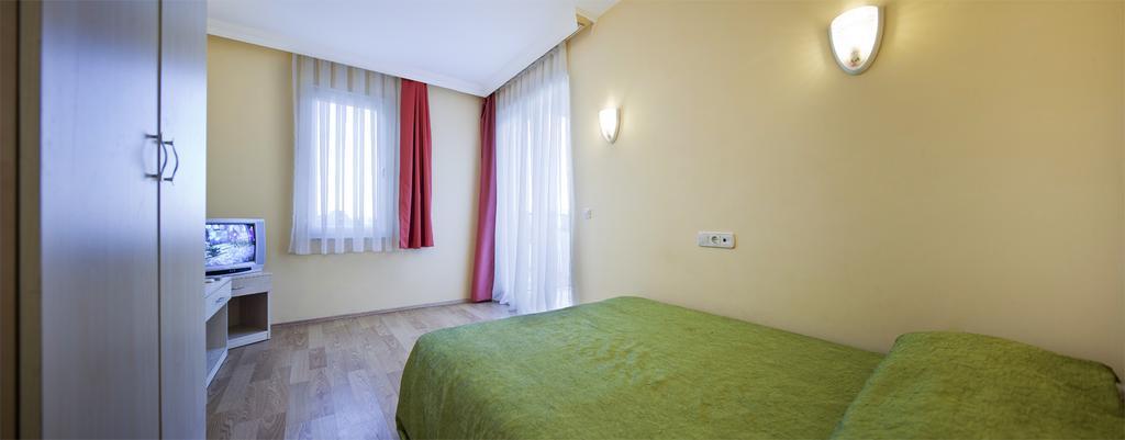 Larissa Garden Hotel كمر المظهر الخارجي الصورة